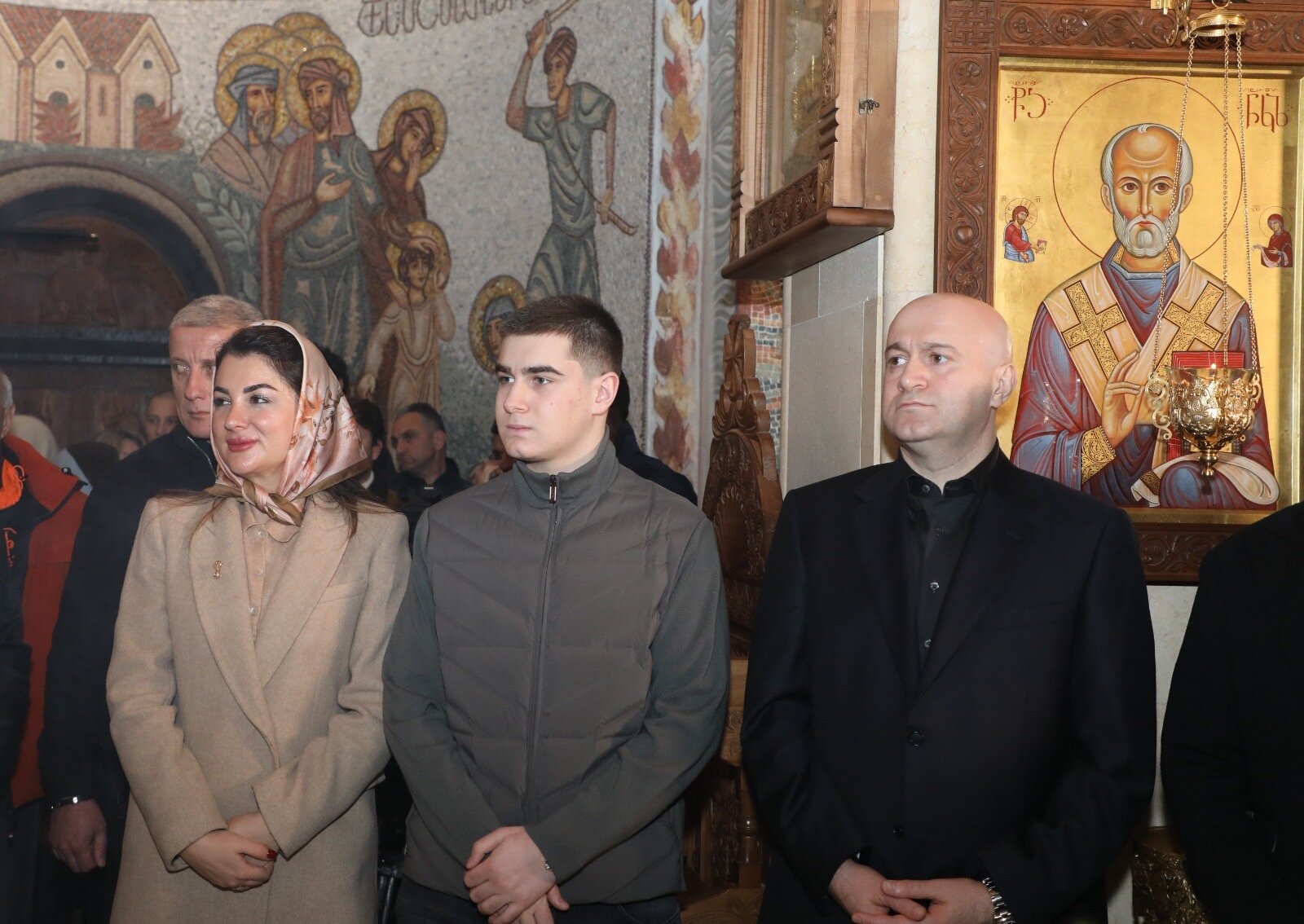 სულხან თამაზაშვილი ოჯახთან ერთად სააღდგომო ლიტურგიას დაესწრო